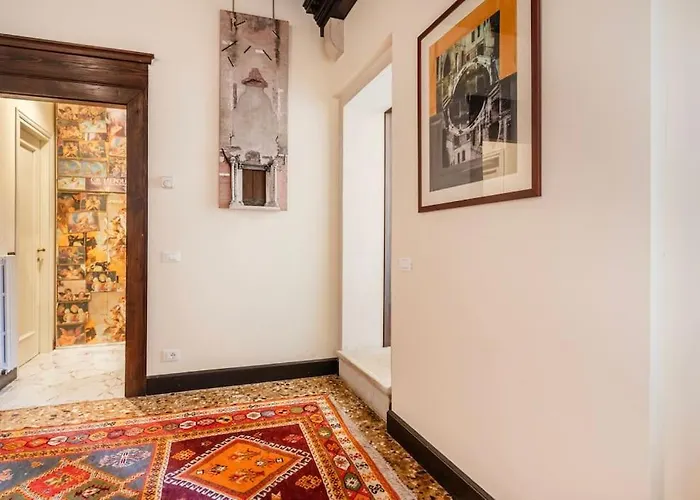 Canal View Luxury Heritage Retreat 2 Bedroom