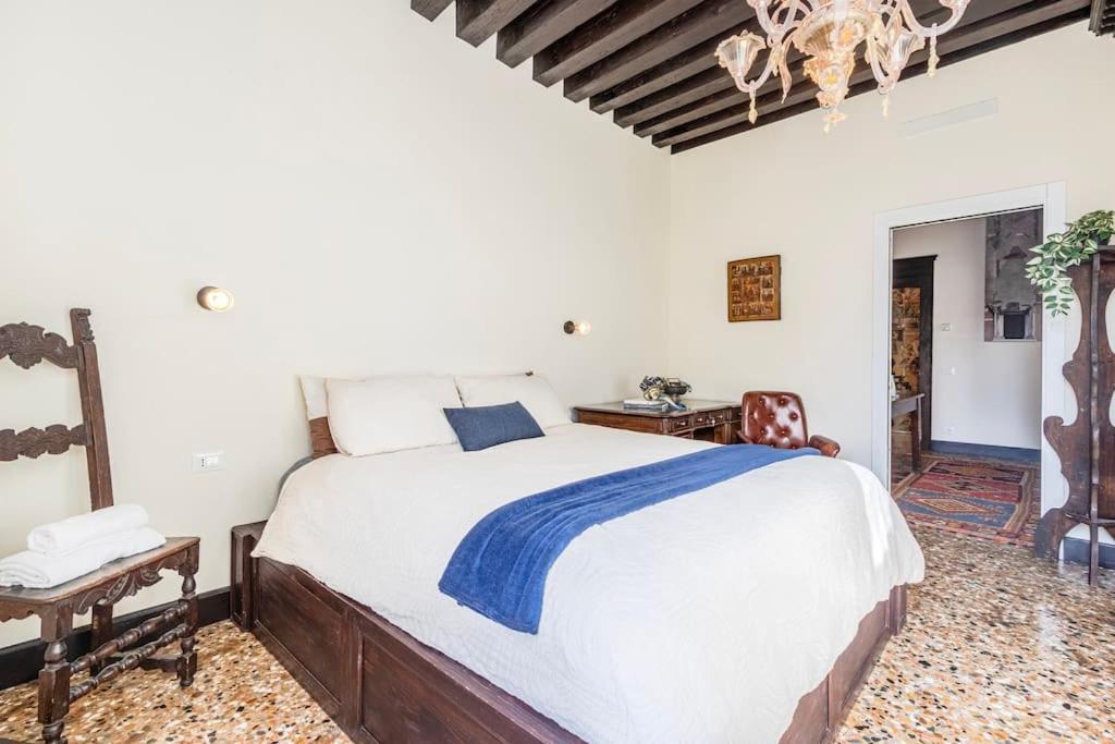 Canal View Luxury Heritage Retreat 2 Bedroom * Venedig