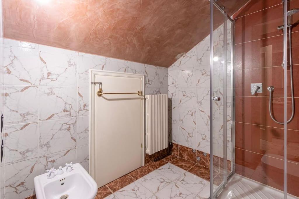 Canal View Luxury Heritage Retreat 2 Bedroom Apartment *